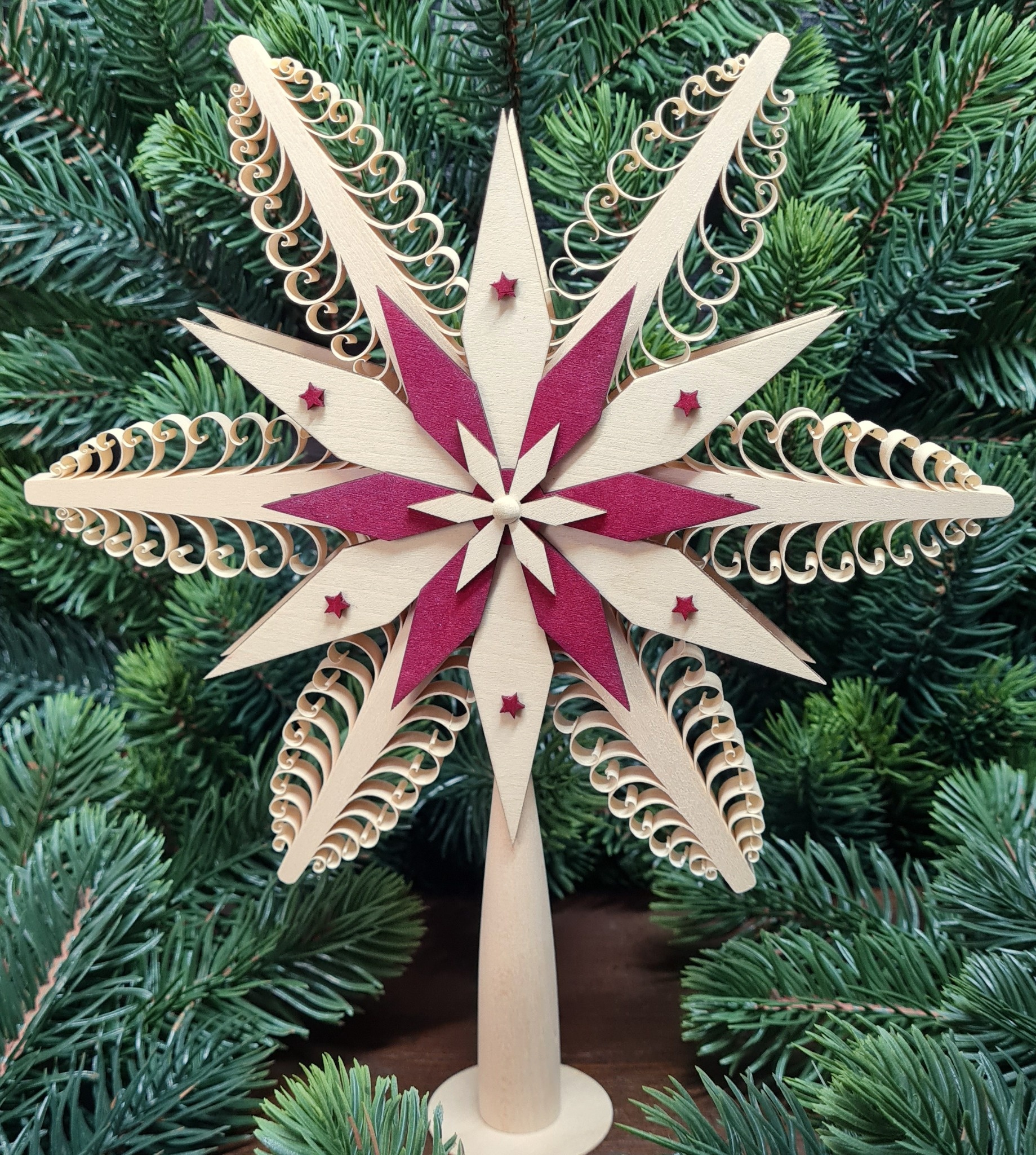 Christbaumspitze mit rotem Holzstern Ø 20 cm – handgefertigte Baumspitze aus Holz